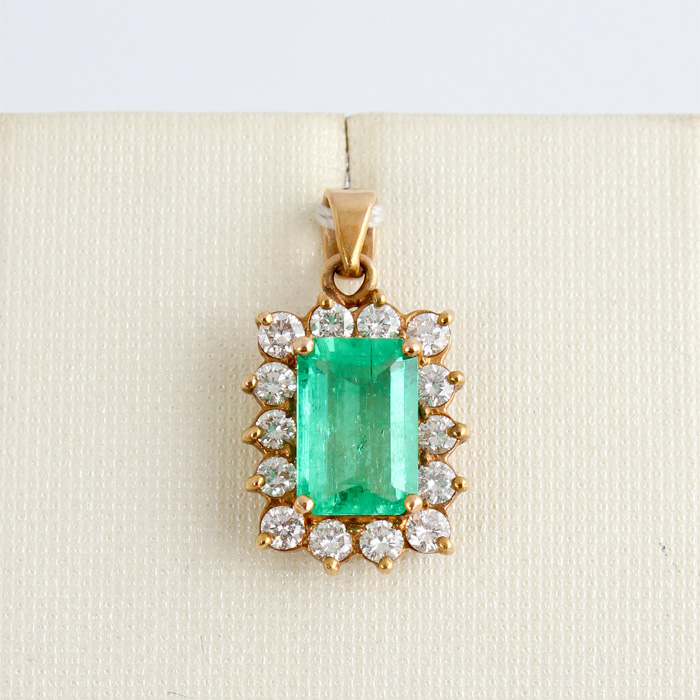 Necklace & Pendants